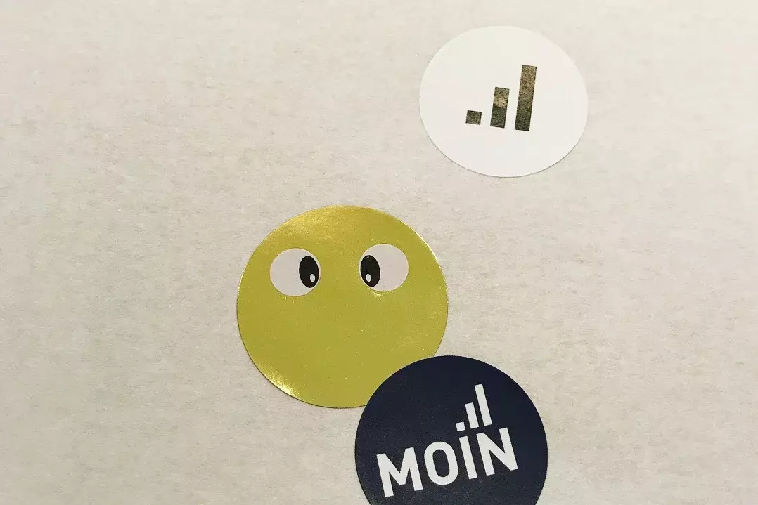 Foto: Kirchhoff: Buttons mit Kirchhoff Logo