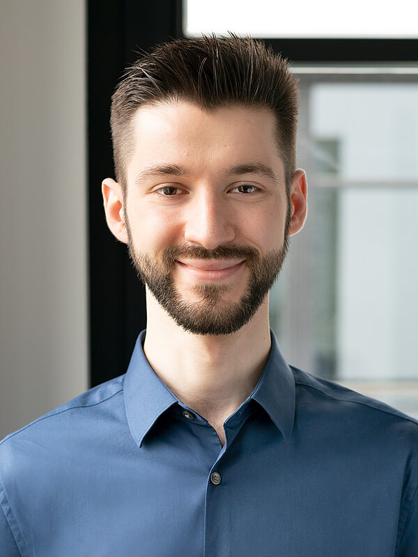 Mitarbeiter: Kirchhoff: Paulo Shklovsky