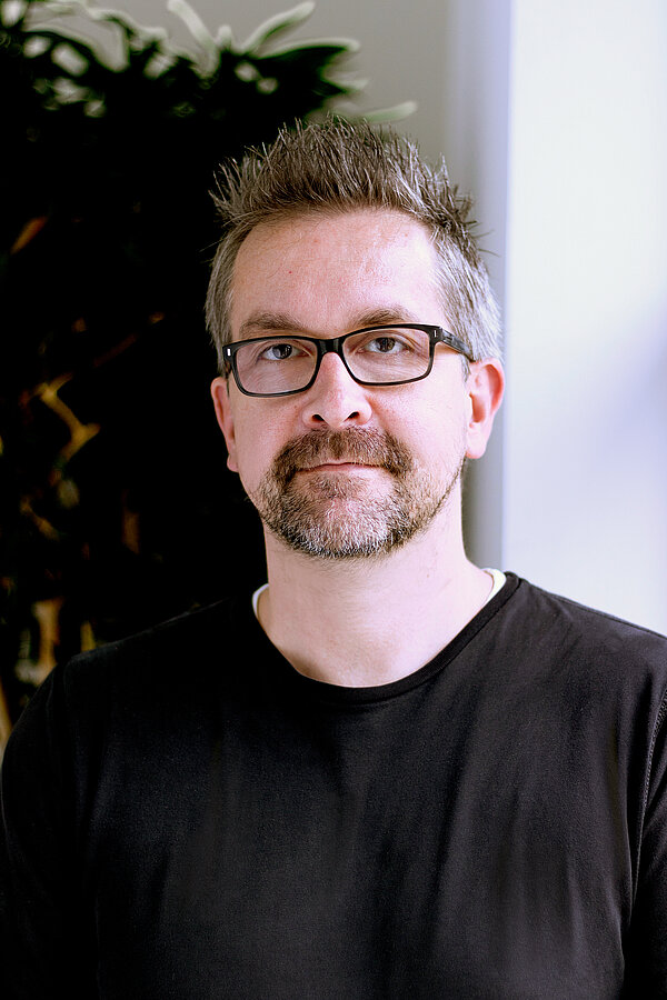 Kirchhoff: Mitarbeiter: Michael Manthey