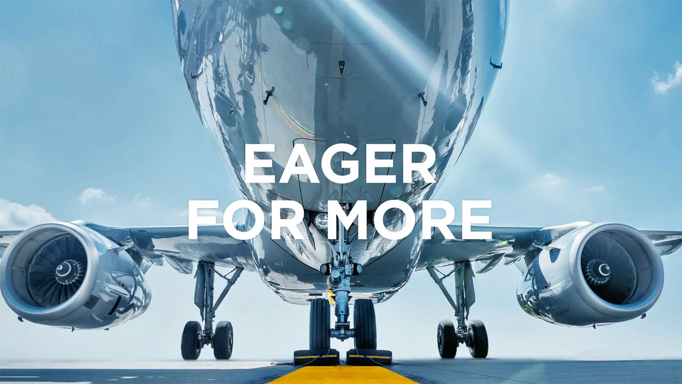 Photo: Röhlig 2020 Annual Report: Aircraft with "Eager for more" lettering