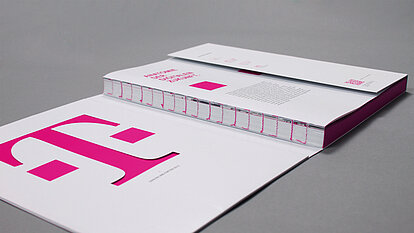 Photo: Deutsche Telekom: Opened Annual Report